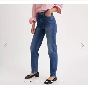 Levi’s high waisted mom jeans size 28